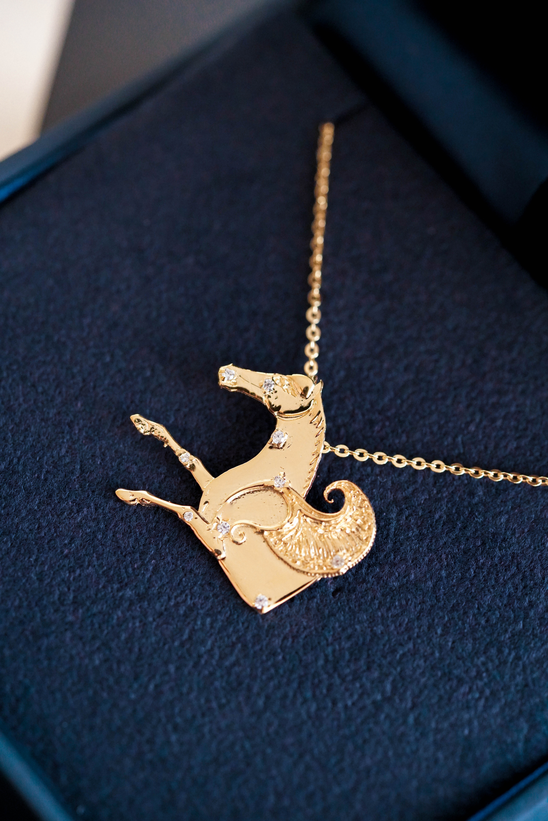 Merchandising Halskette mit Pegasus-Sternbilder-gold ★ Universal Art Group