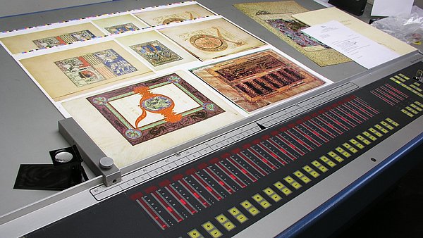 Drucktisch, Traditionelles Handwerk, Handarbeit, Meisterwerke ★ der Universal Art Group