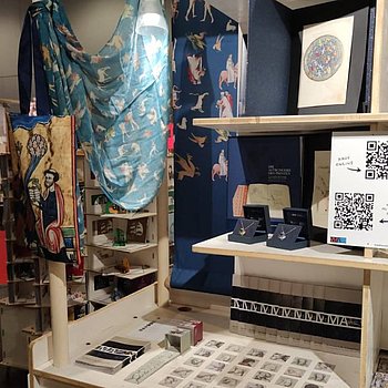 FBM 2023, Frankfurter Buchmesse 2023. Merchandising Produkte, Blick auf unseren NonBook-Messestand von Medieval Art Stories ★ Universal Art Group