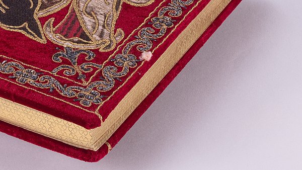 Stoffeinband, Goldschnitt, Traditionelles Handwerk, Handarbeit, Meisterwerke ★ der Universal Art Group