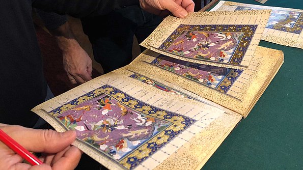 Farbvergleich arabische Handschrift ★ Universal Art Group