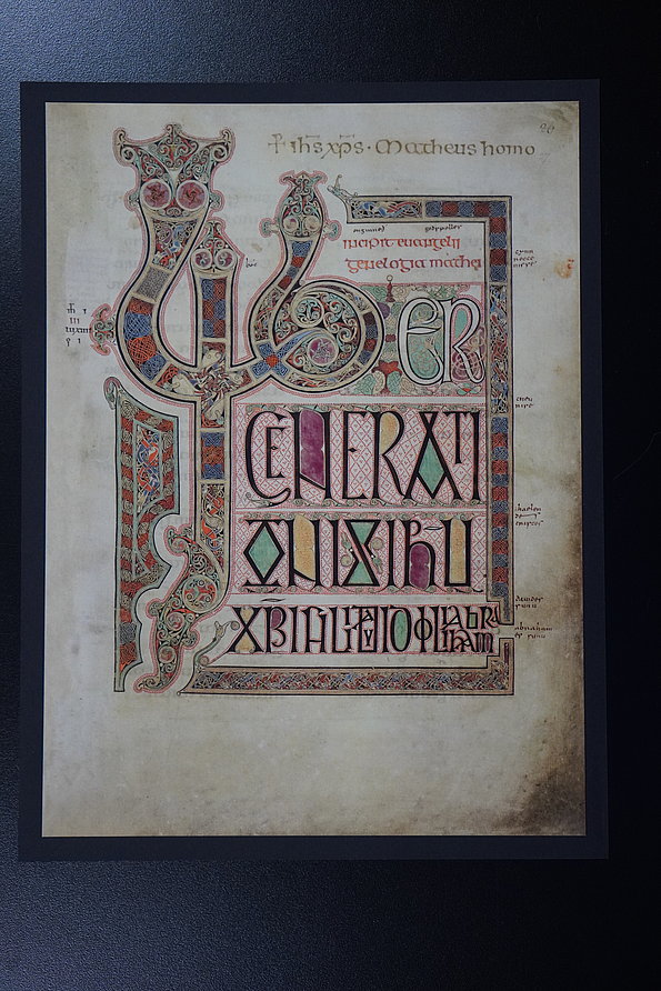 Buch von Lindisfarne ★ Universal Art Group