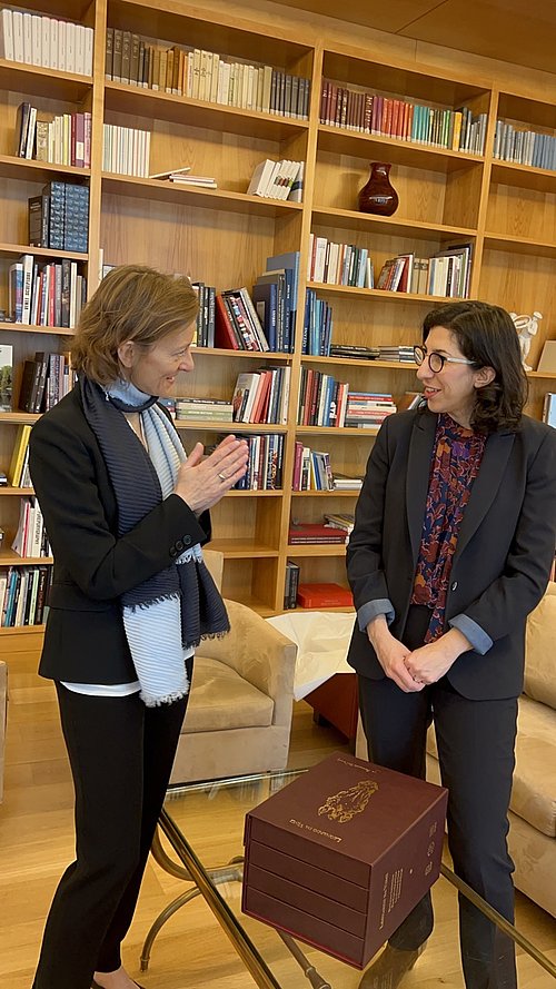 Übergabe Faksimile Französische Kulturministerin 2 ★ Universal Art Group