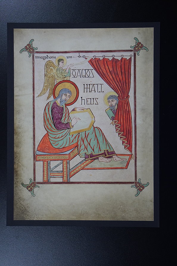 Buch von Lindisfarne ★ Universal Art Group