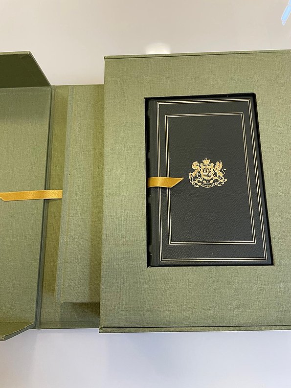 Cocharelli Codex Schatulle offen ★ Universal Art Group