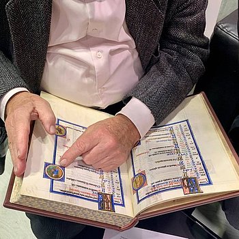 FBM 2023, Frankfurter Buchmesse 2023. Blick ins Faksimile "Der Königspsalter der Sainte-Chapelle" ★ Universal Art Group