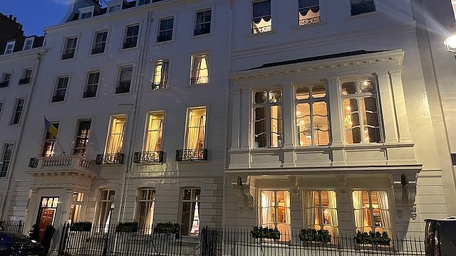 Der Savile Club (Aussenansicht) in dem der Kulturalis Launch stattfand ★ Universal Art Group