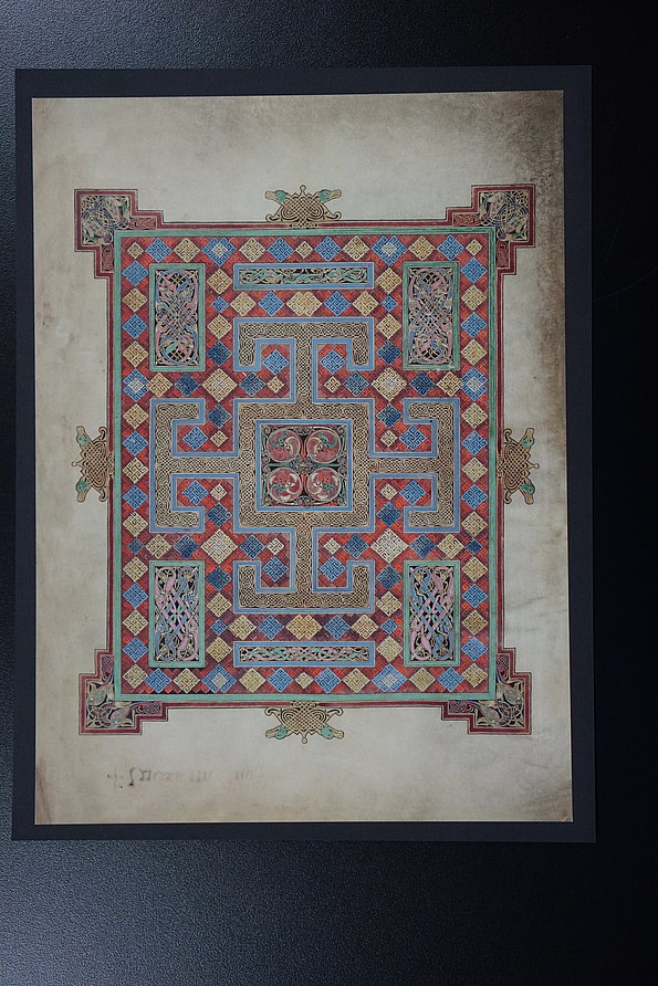 Buch von Lindisfarne ★ Universal Art Group
